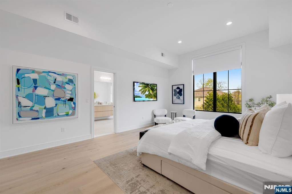 3 Bedroom Villa/Townhouse's Image 18