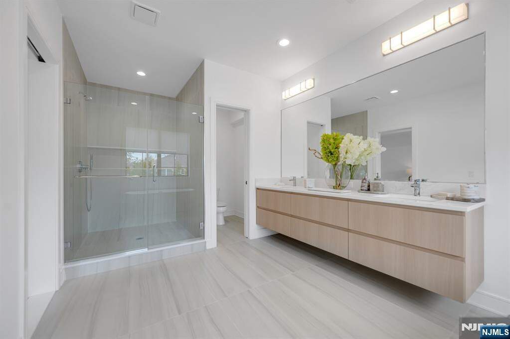 3 Bedroom Villa/Townhouse's Image 22