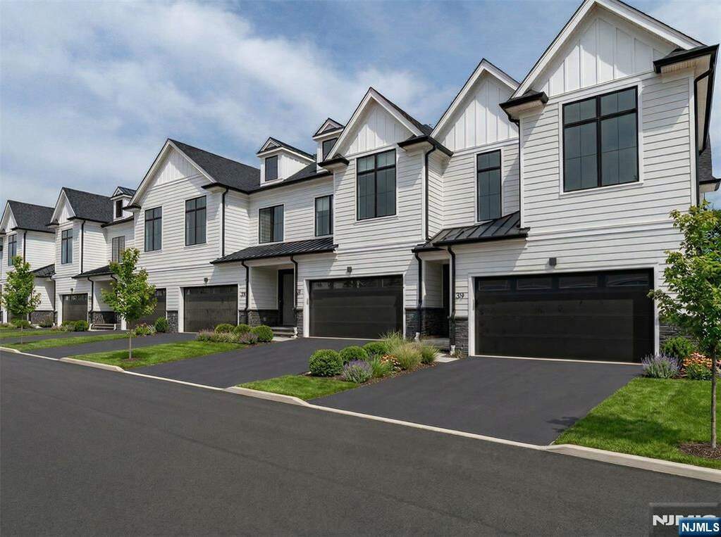 3 Bedroom Villa/Townhouse's Image 44