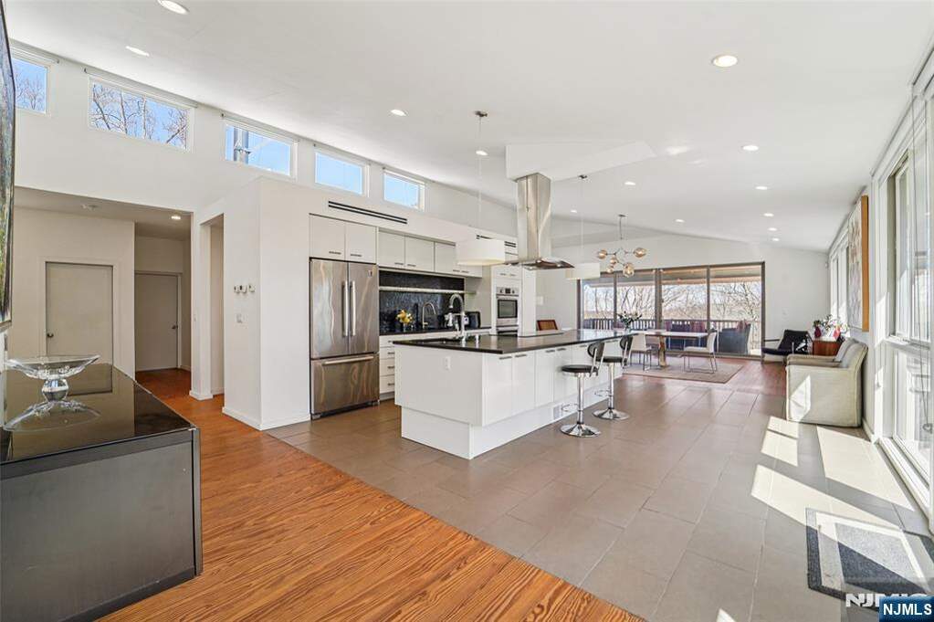 4 Bedroom Single Family Home/House's Image 12