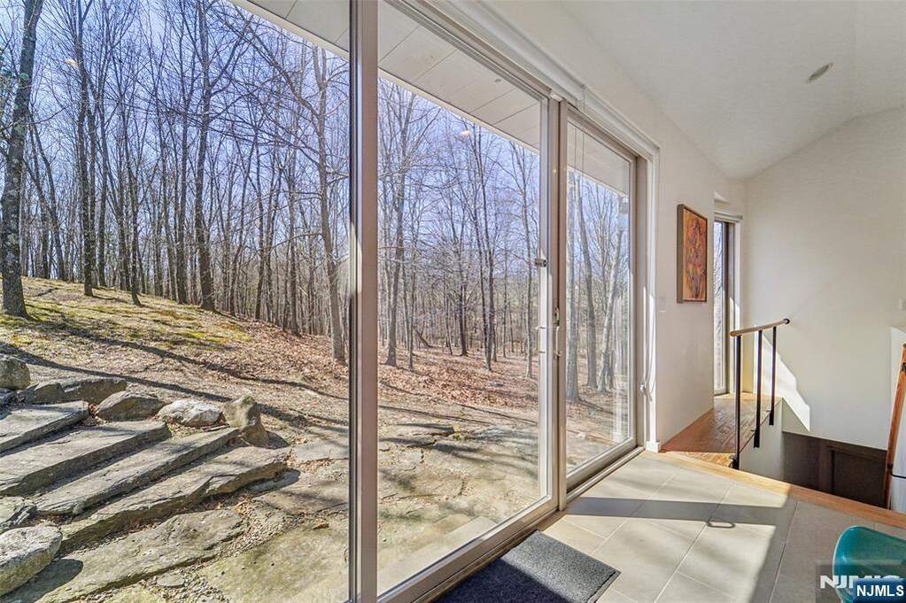 4 Bedroom Single Family Home/House's Image 14