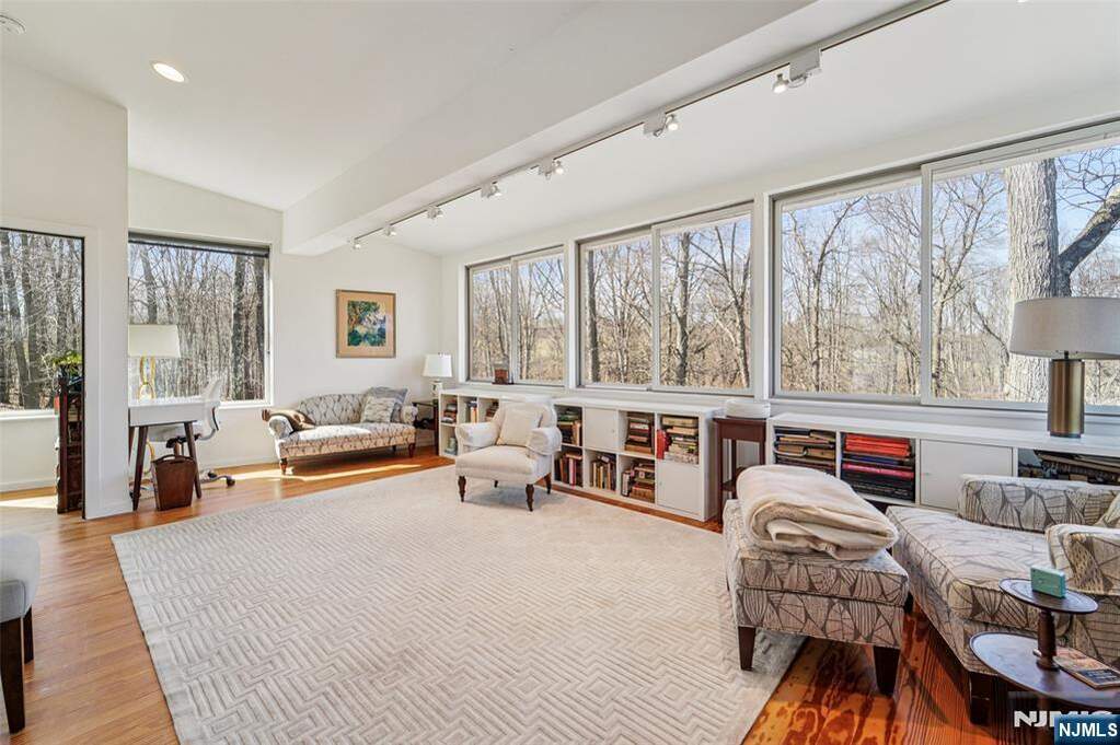 4 Bedroom Single Family Home/House's Image 21