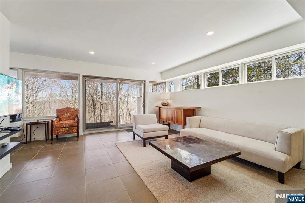 4 Bedroom Single Family Home/House's Image 22