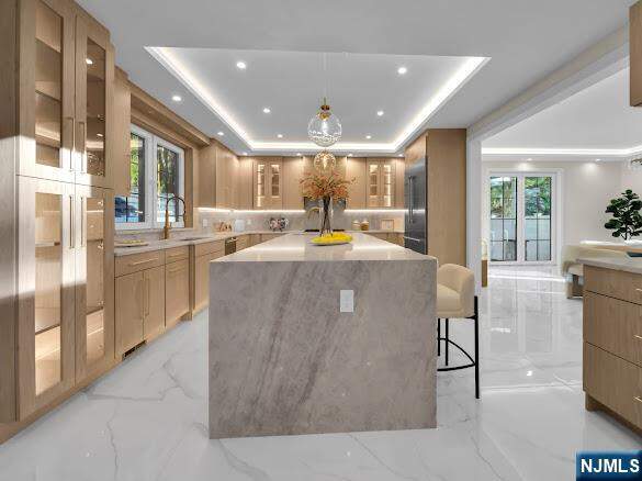 6 Bedroom Single Family Home/House's Image 12
