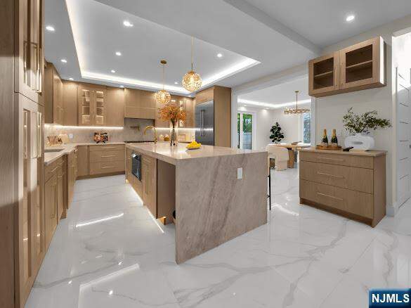 6 Bedroom Single Family Home/House's Image 13
