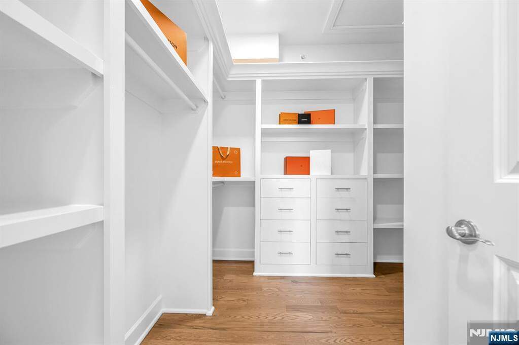 3 Bedroom Villa/Townhouse's Image 21