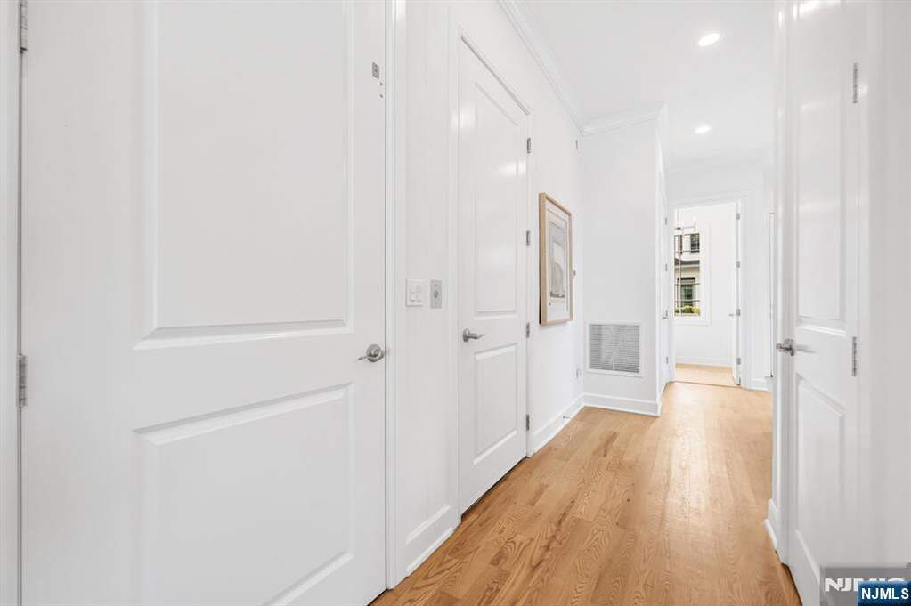 3 Bedroom Villa/Townhouse's Image 32