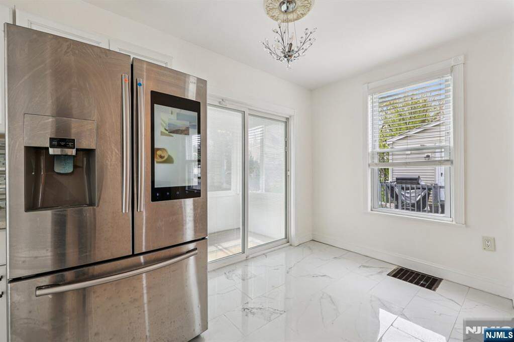 3 Bedroom Single Family Home/House's Image 12
