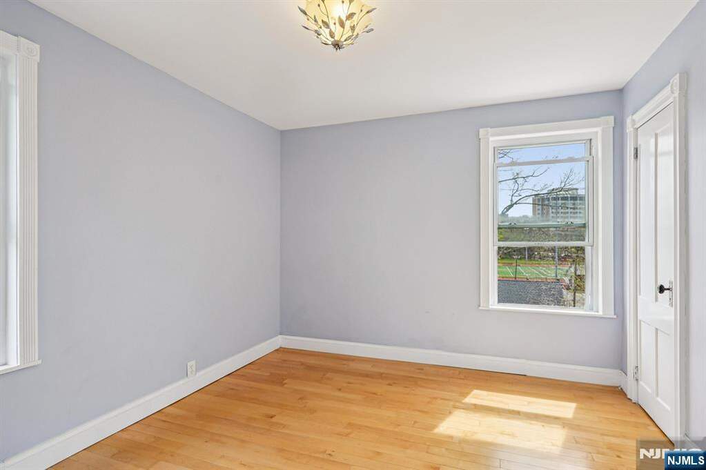 3 Bedroom Single Family Home/House's Image 16