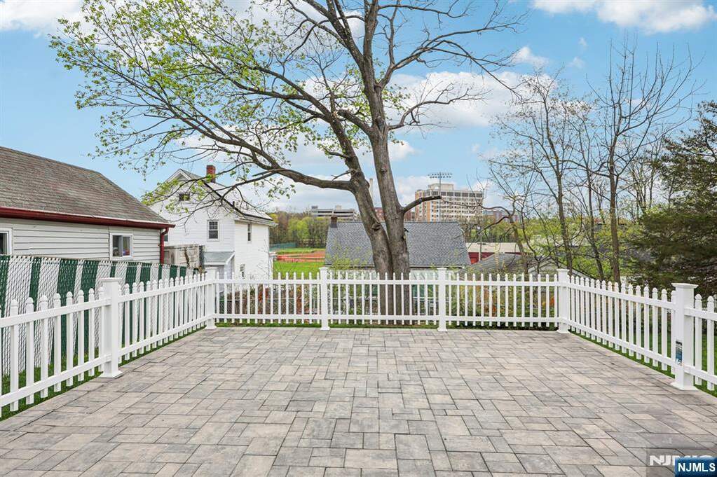 3 Bedroom Single Family Home/House's Image 38