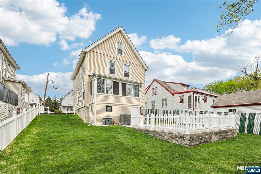 3 Bedroom Single Family Home/House's Image 41