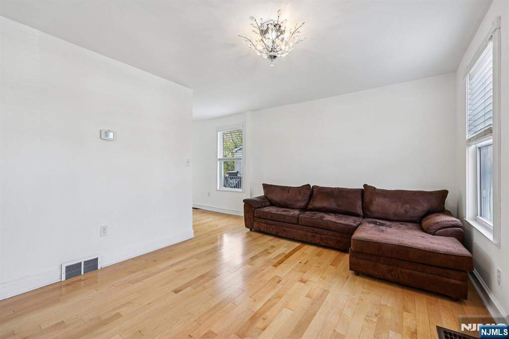 3 Bedroom Single Family Home/House's Image 4