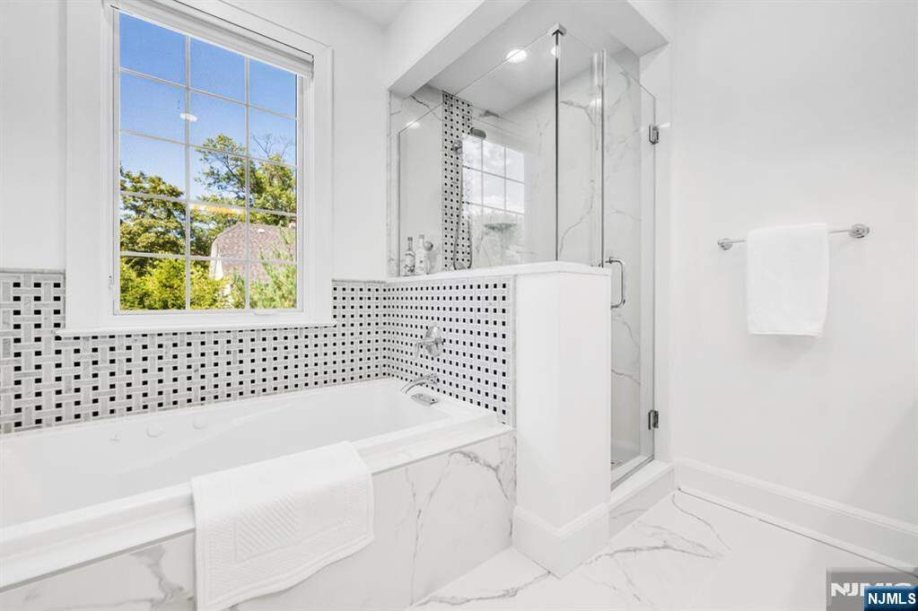 3 Bedroom Villa/Townhouse's Image 19