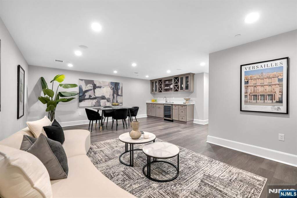 3 Bedroom Villa/Townhouse's Image 33