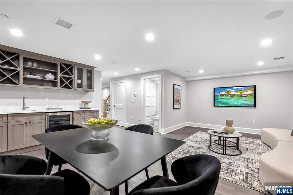 3 Bedroom Villa/Townhouse's Image 35
