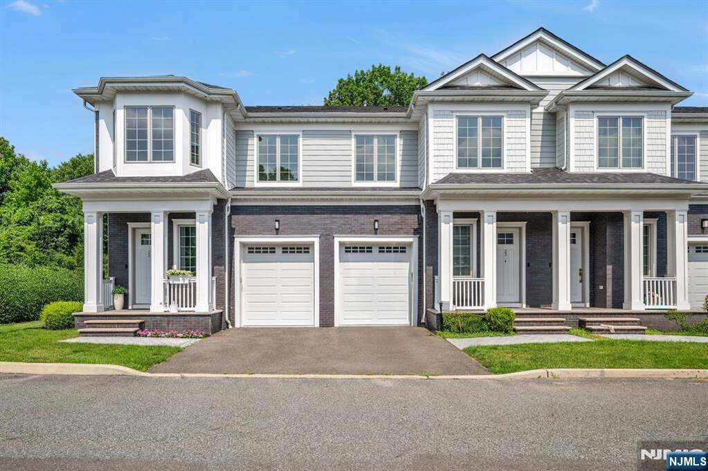 3 Bedroom Villa/Townhouse's Image 40