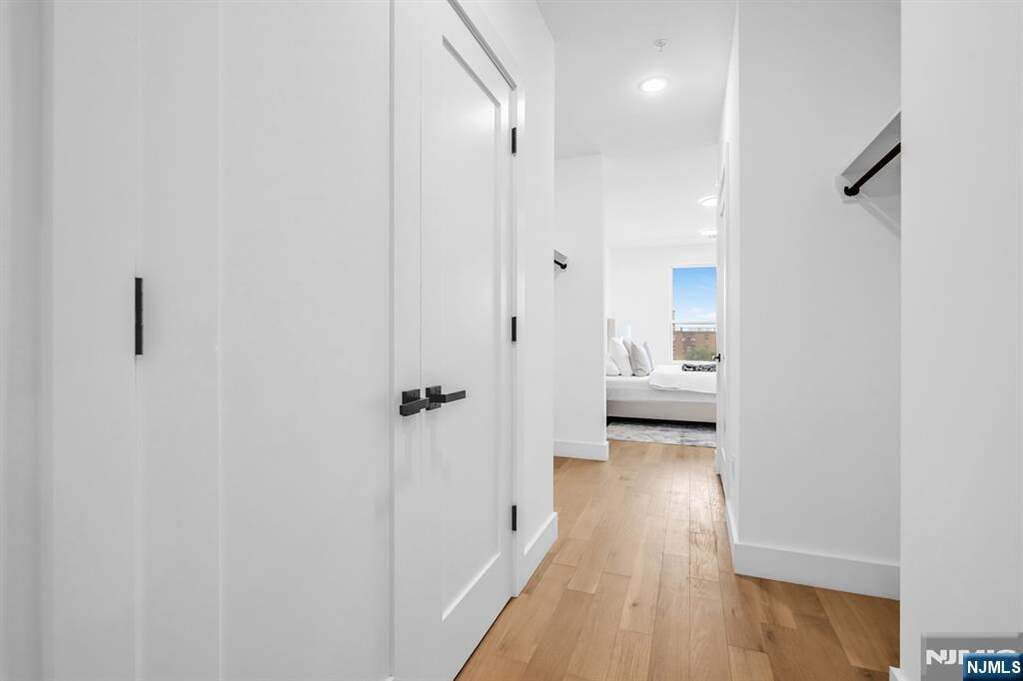 1 Bedroom Apartment/Flat's Image 8