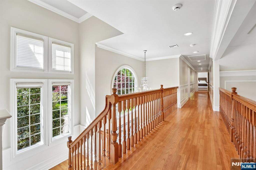 5 Bedroom Single Family Home/House's Image 25