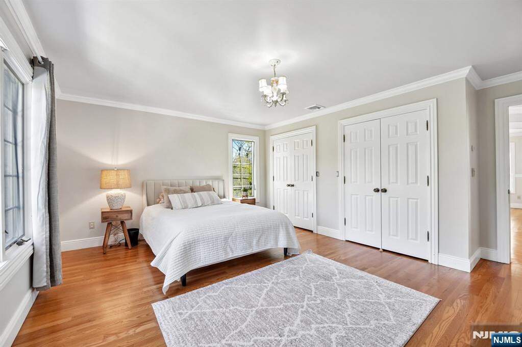 5 Bedroom Single Family Home/House's Image 32