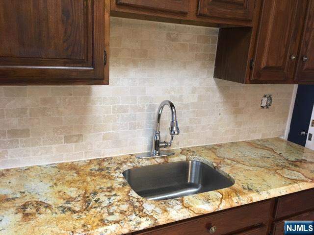 7 Bedroom Multi Unit's Image 9