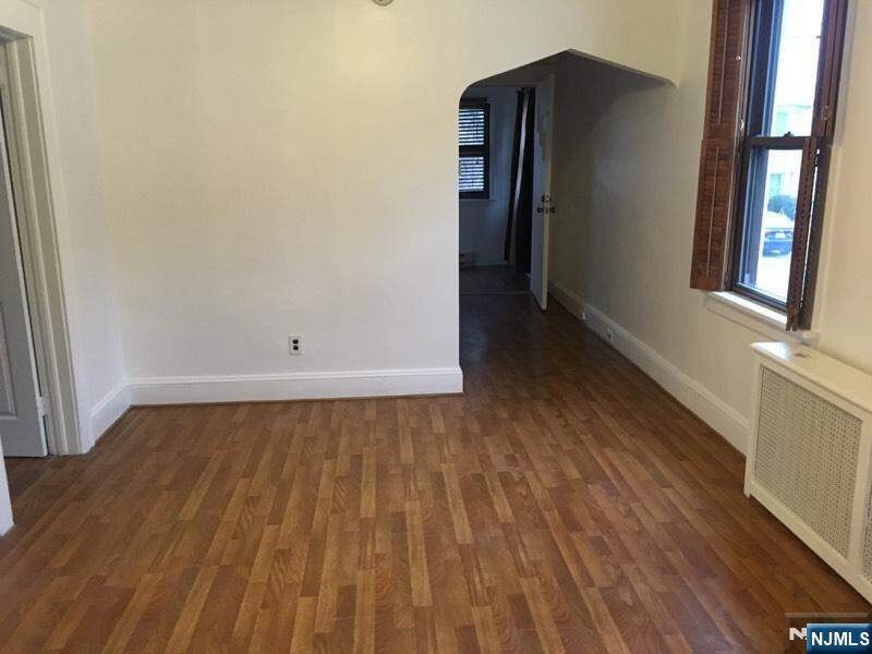 7 Bedroom Multi Unit's Image 12