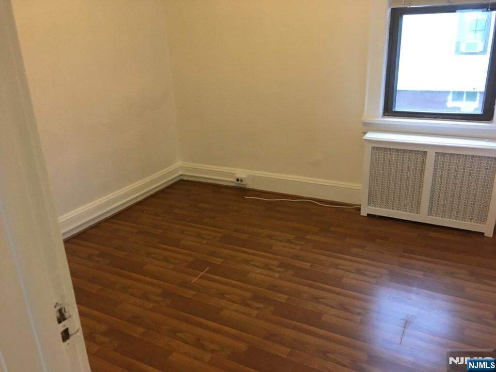 7 Bedroom Multi Unit's Image 14