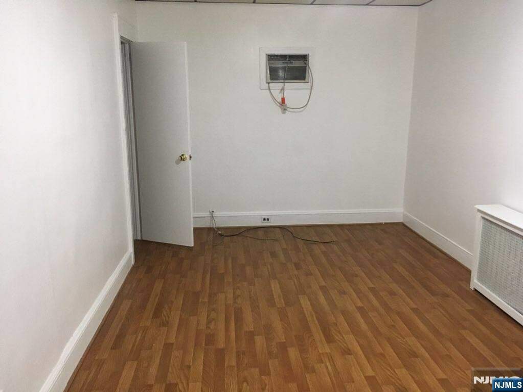 7 Bedroom Multi Unit's Image 16
