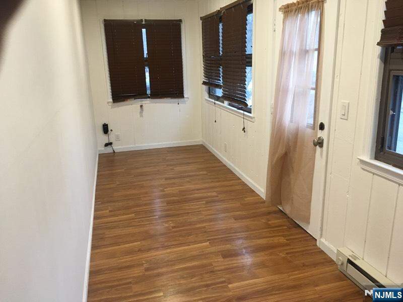 7 Bedroom Multi Unit's Image 17