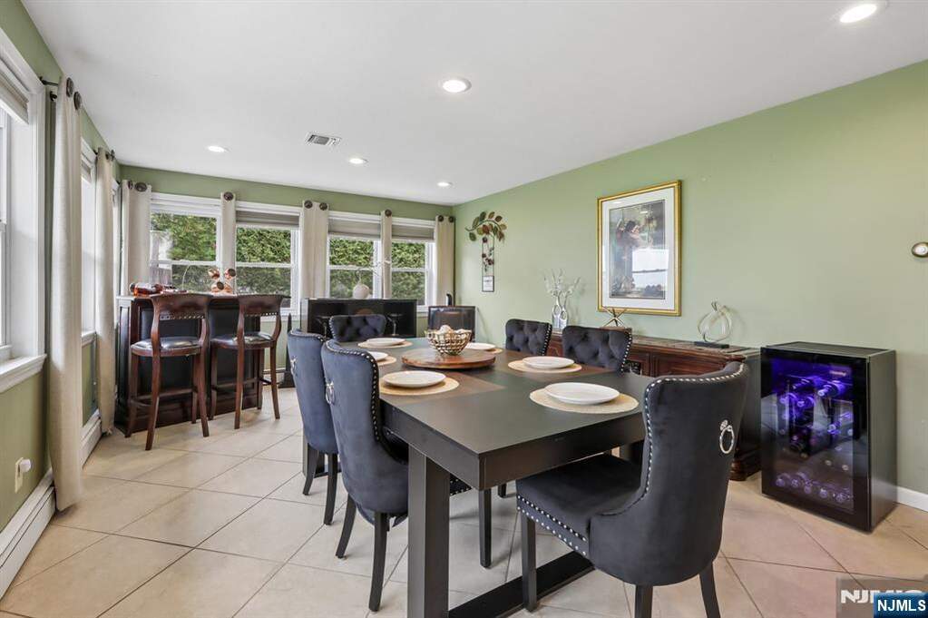 3 Bedroom Single Family Home/House's Image 12