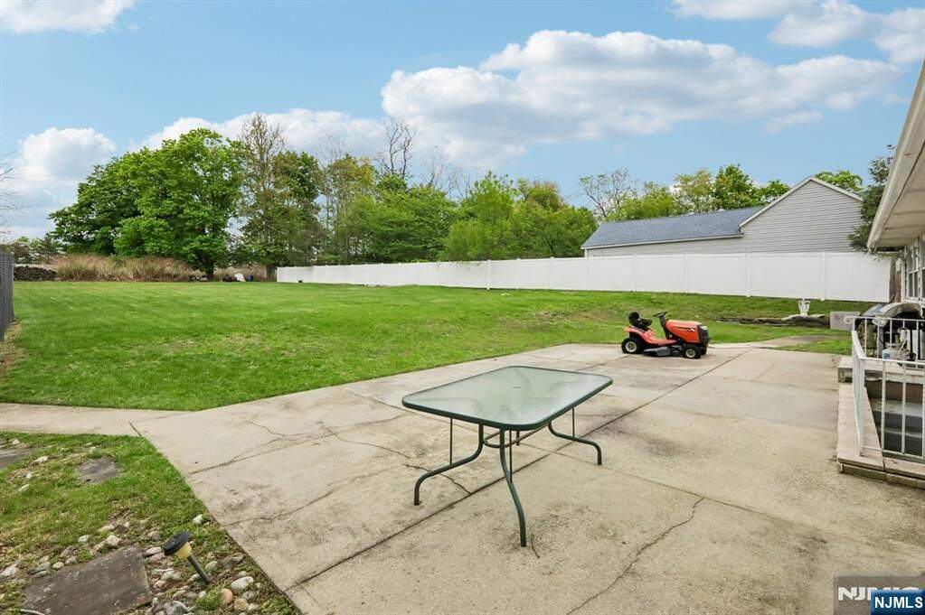 3 Bedroom Single Family Home/House's Image 31