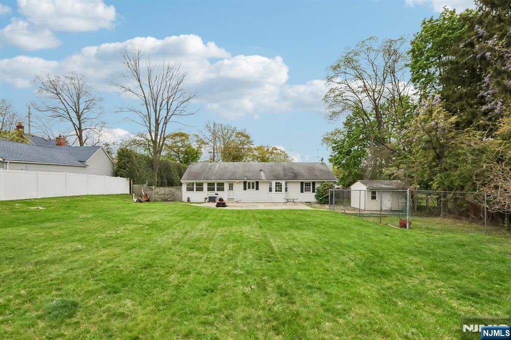 3 Bedroom Single Family Home/House's Image 33