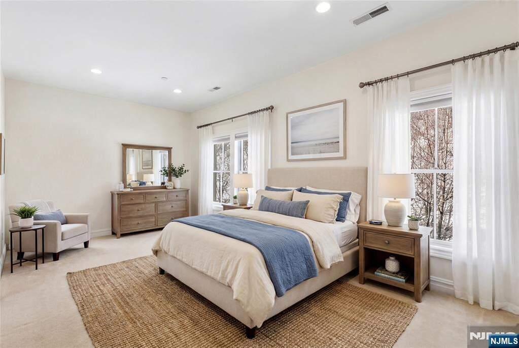 4 Bedroom Villa/Townhouse's Image 15