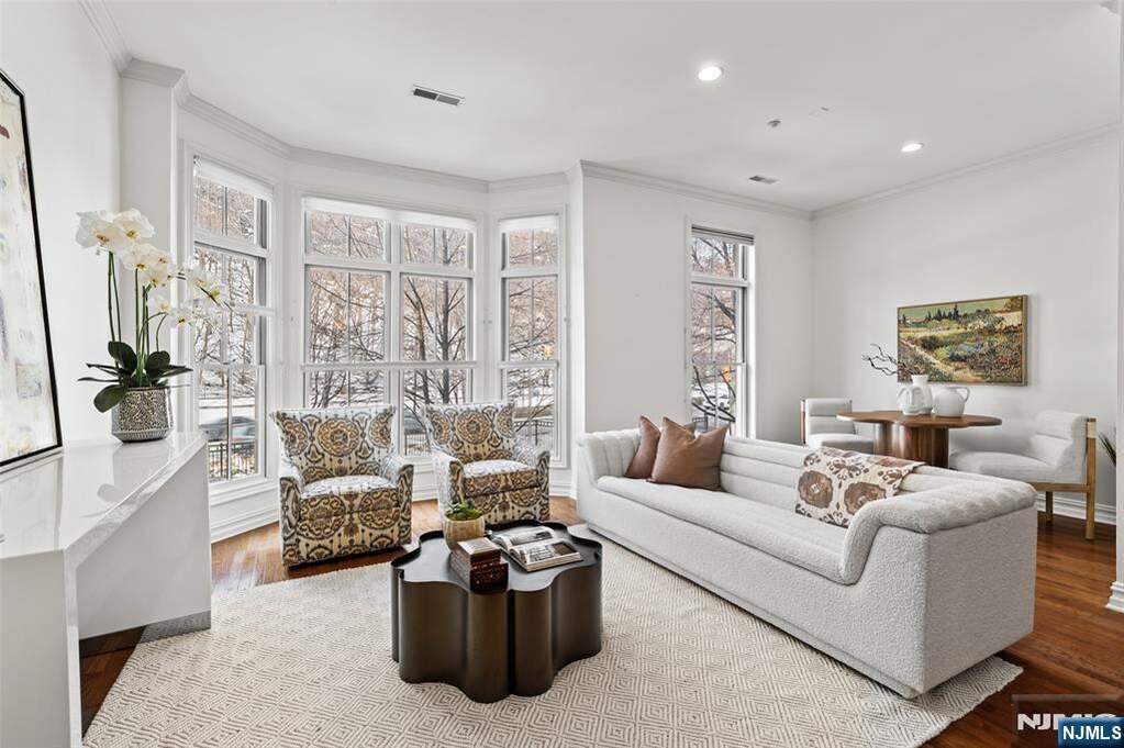 4 Bedroom Villa/Townhouse's Image 6