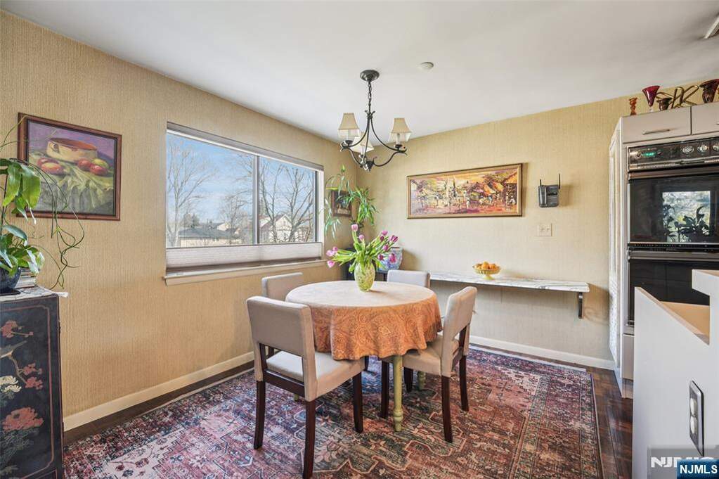3 Bedroom Villa/Townhouse's Image 8