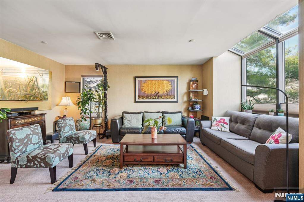 3 Bedroom Villa/Townhouse's Image 9