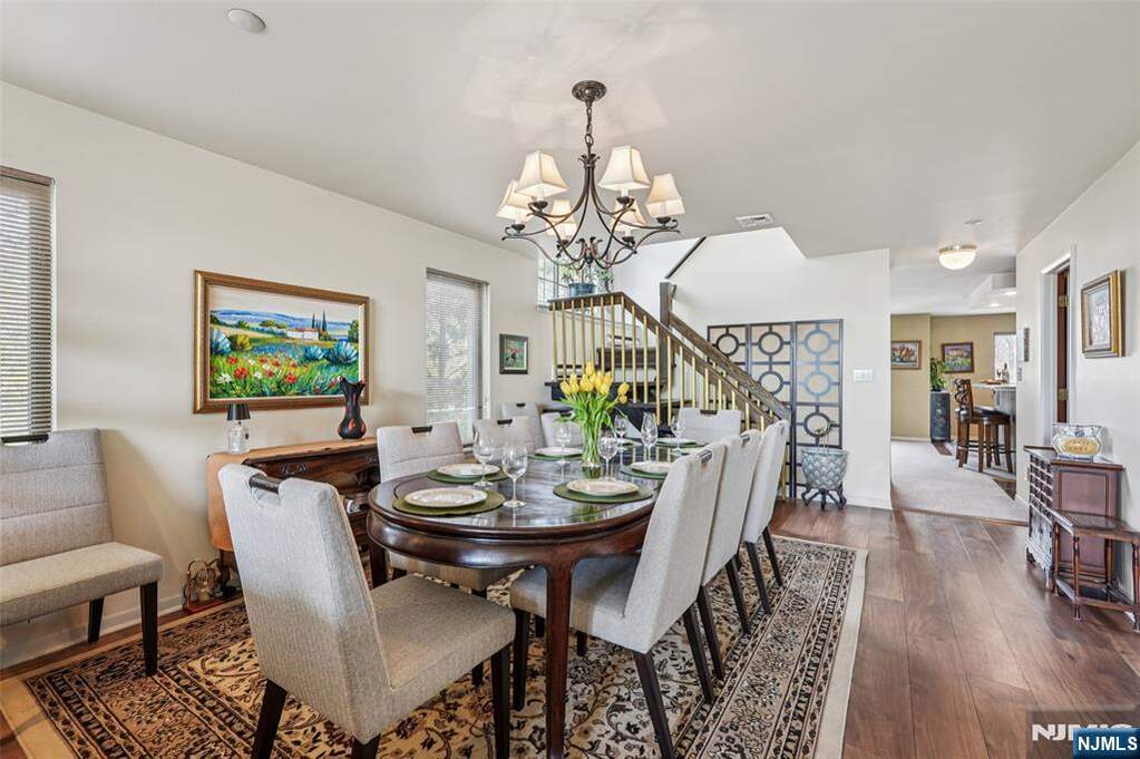 3 Bedroom Villa/Townhouse's Image 4