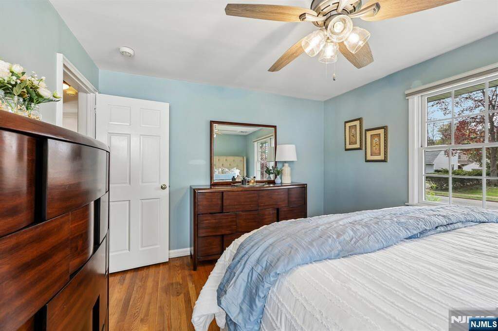 4 Bedroom Single Family Home/House's Image 12