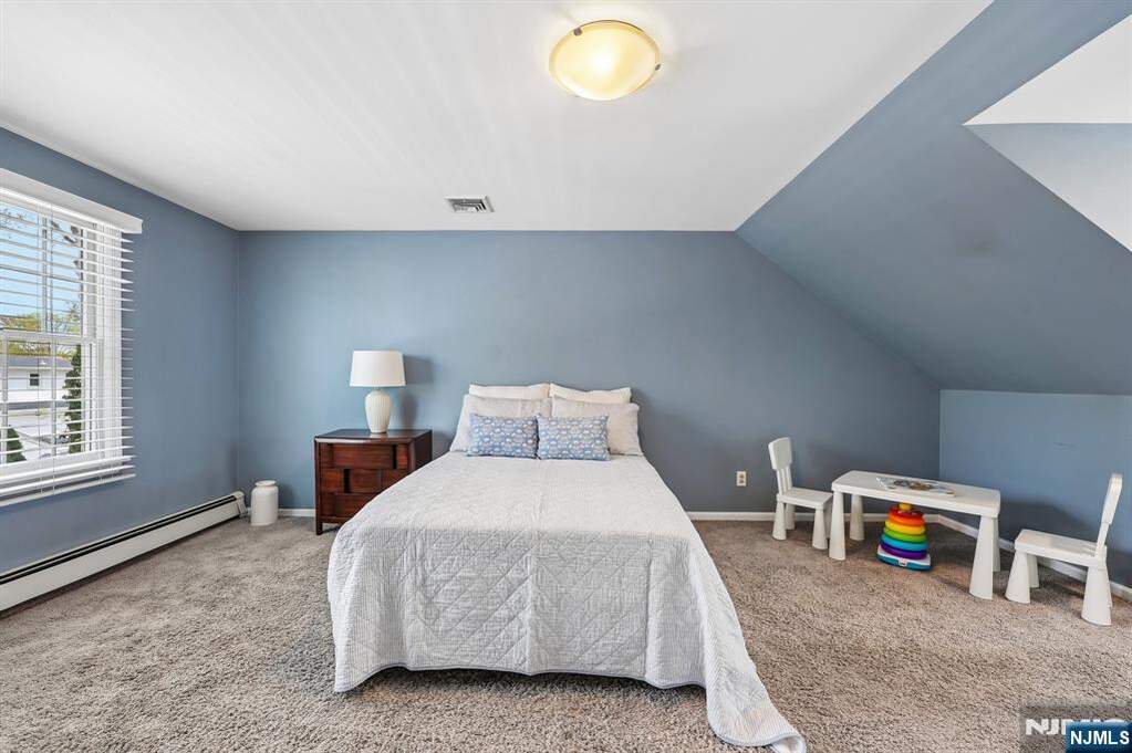4 Bedroom Single Family Home/House's Image 15