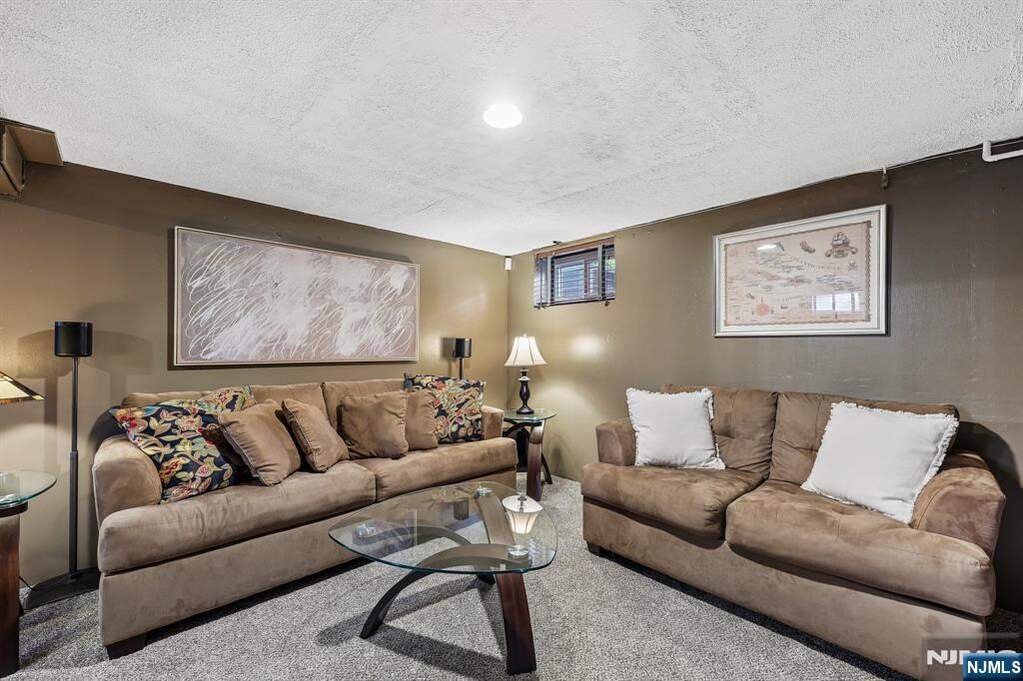 4 Bedroom Single Family Home/House's Image 20