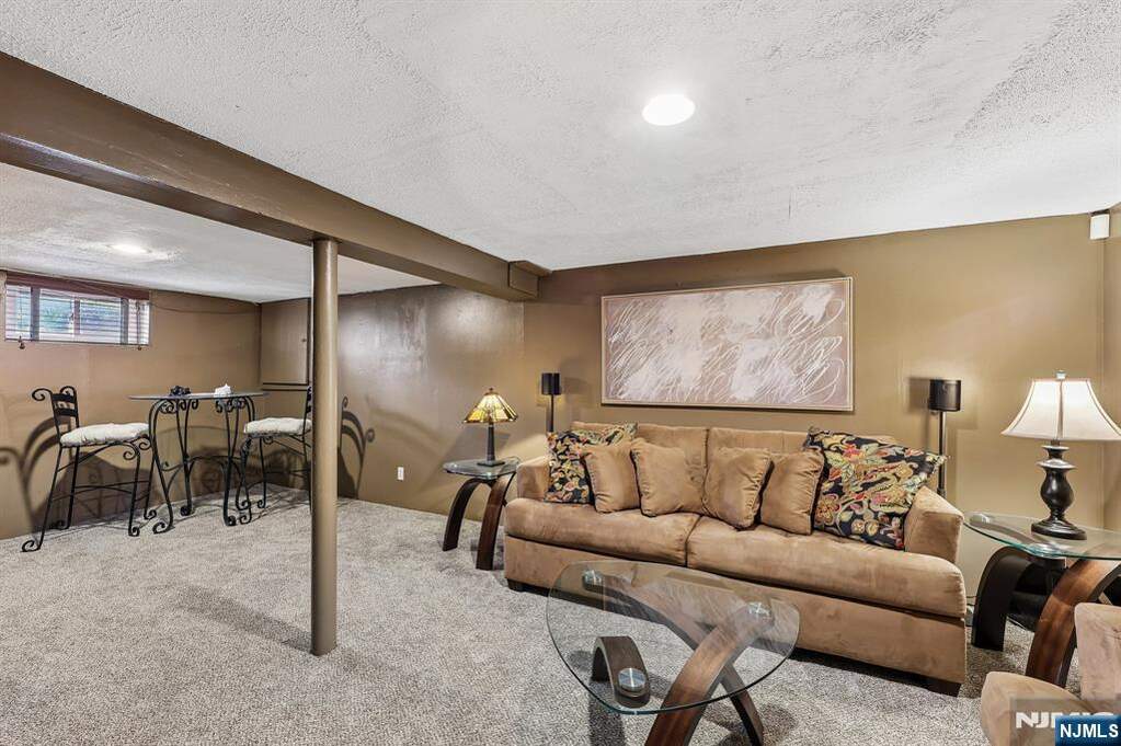 4 Bedroom Single Family Home/House's Image 22