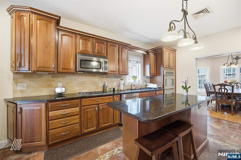 3 Bedroom Single Family Home/House's Image 7