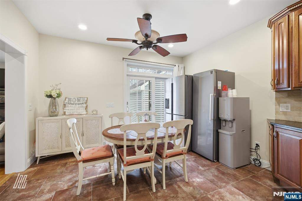 3 Bedroom Single Family Home/House's Image 10