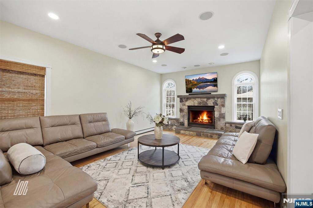 3 Bedroom Single Family Home/House's Image 11
