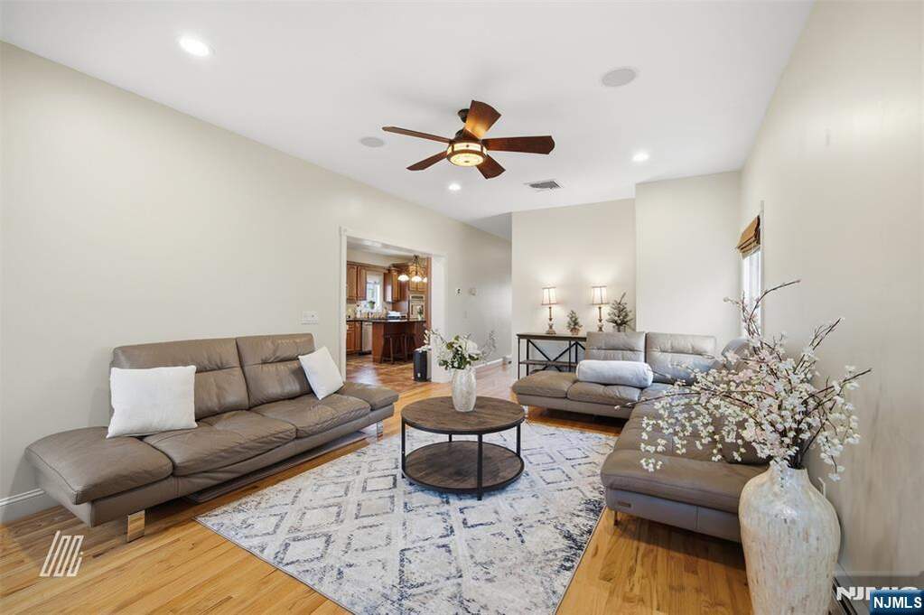 3 Bedroom Single Family Home/House's Image 13