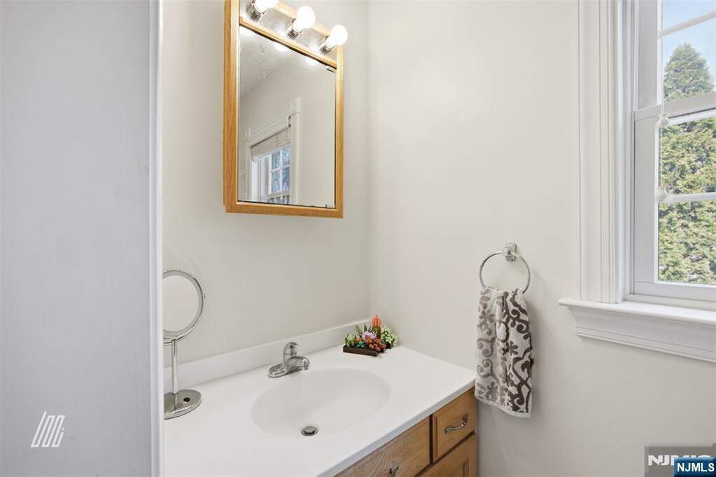 3 Bedroom Single Family Home/House's Image 23