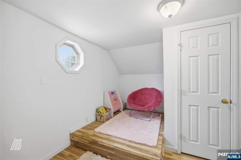 3 Bedroom Single Family Home/House's Image 28