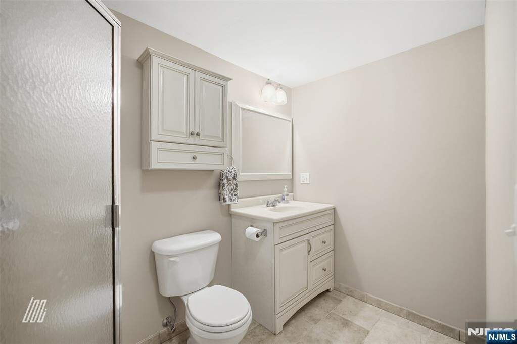 3 Bedroom Single Family Home/House's Image 32