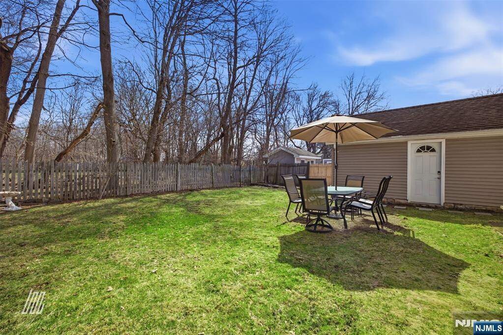 3 Bedroom Single Family Home/House's Image 34