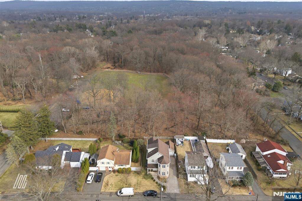 3 Bedroom Single Family Home/House's Image 37