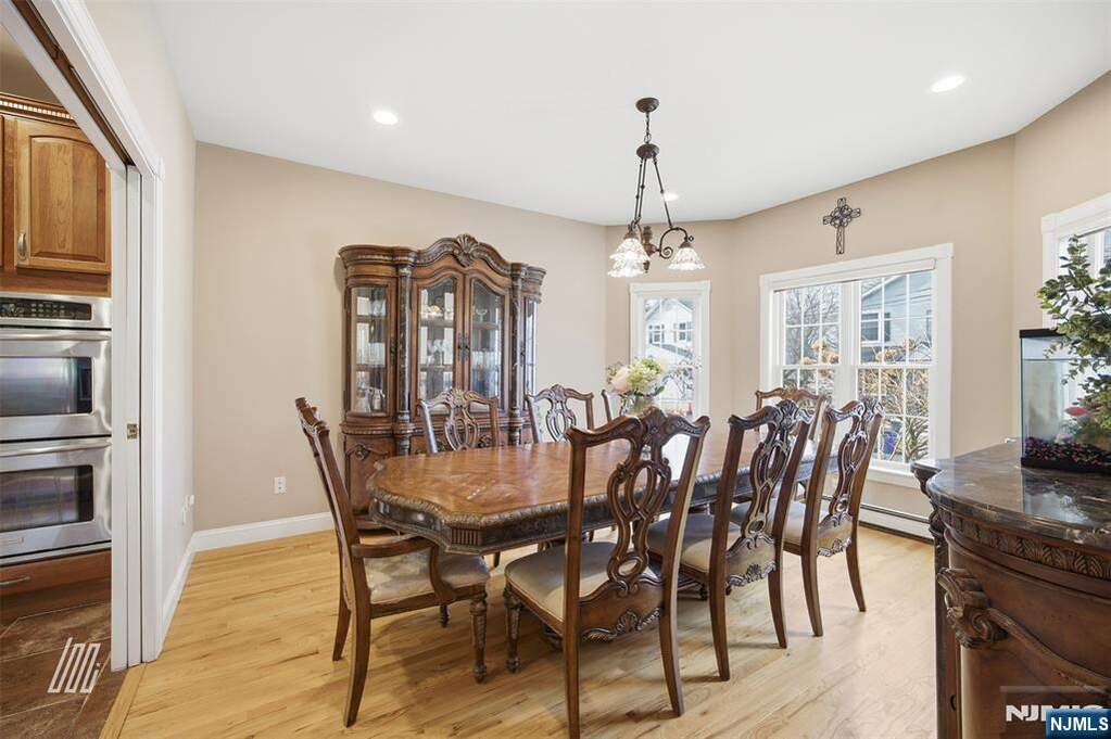 3 Bedroom Single Family Home/House's Image 4